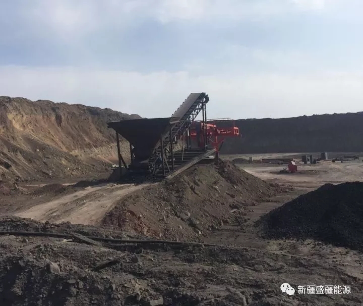 首页 助力生产------集装箱翻转机装车系统  日前,我公司旗下准东项目